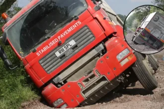 Somerset Lorry Stuck in Sinkhole During Repairs 2026