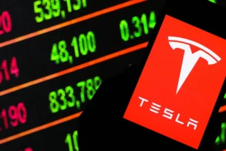 Tesla Stock Analysis: Investors Watch Future Growth Plans