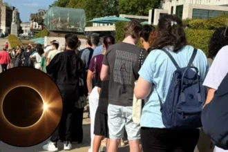 Huge Queue in London for Solar Eclipse Glasses