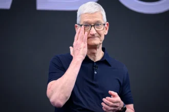 Tim Cook Net Worth, Career, Apple Role & Latest Updates