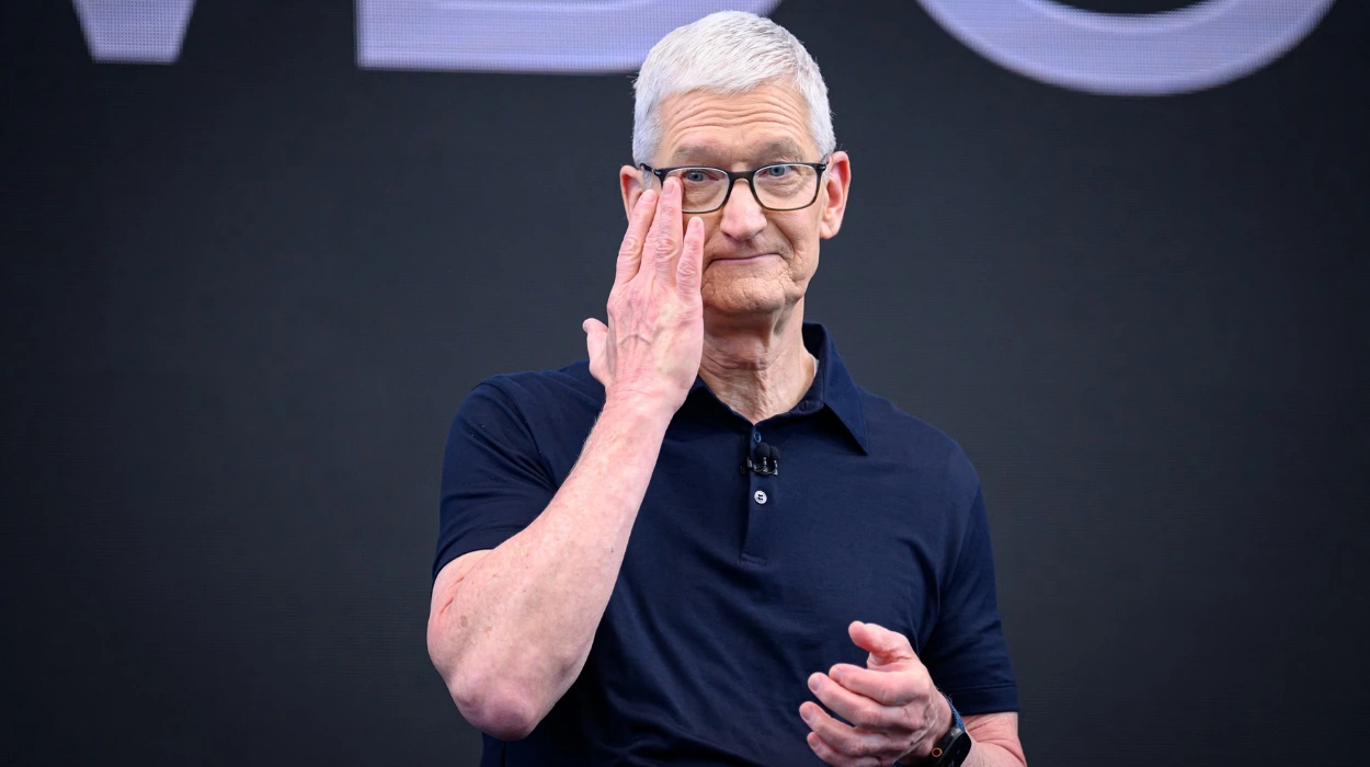 Tim Cook Net Worth, Career, Apple Role & Latest Updates